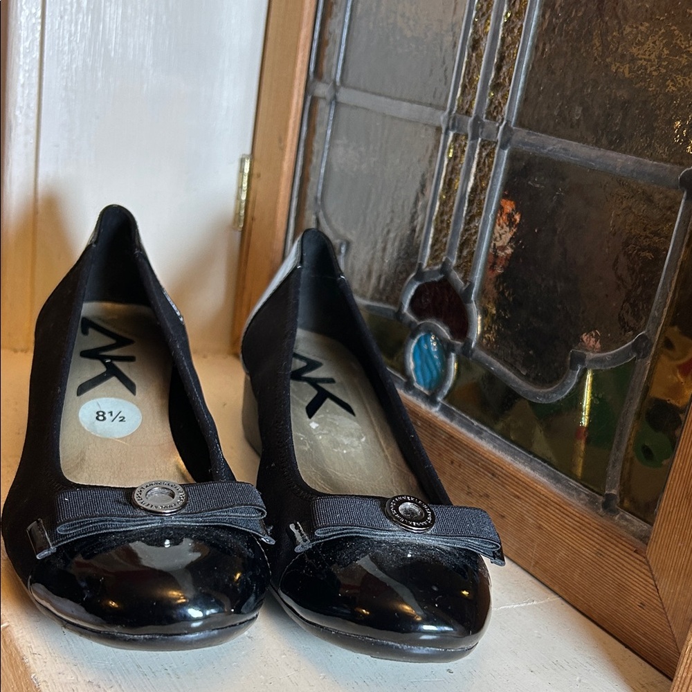 Anne Klein Sport Black Flats with Bow